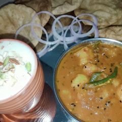 A picture of Street style aloo.