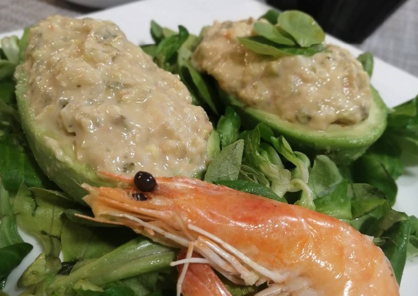 Aguacate con Langostinos
