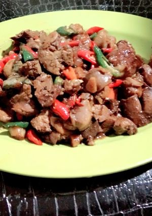 Foto resep Oseng ati pedes lombok merah ijo