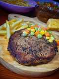 Steak Meltique (Pan-seared, kematangan Medium)