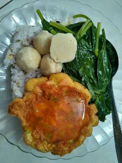 Foto resep Sup Sawi Pentol Udang + Omelet Sayur