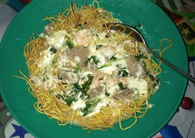 Mie titi (mie goreng kering) ala anak kost