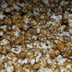 A picture of Old Fashioned Caramel Popcorn.