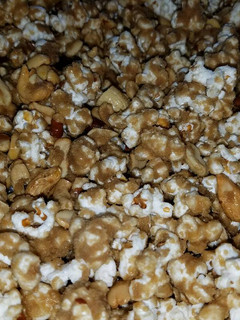 A picture of Old Fashioned Caramel Popcorn.