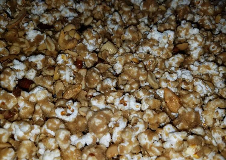 How to Make Quick Old Fashioned Caramel Popcorn