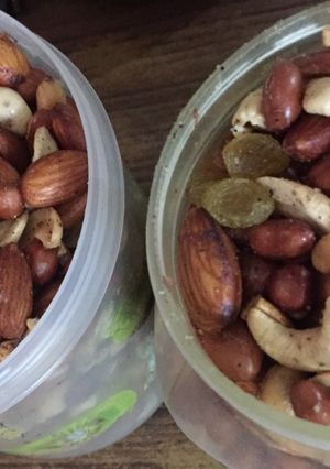 A picture of Dry fruits namkeen.