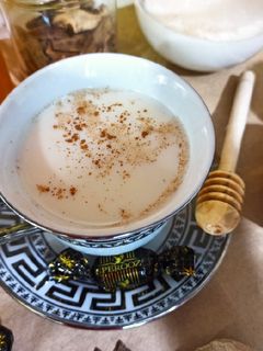 عکسی از دستور شیر عسلی با دارچین