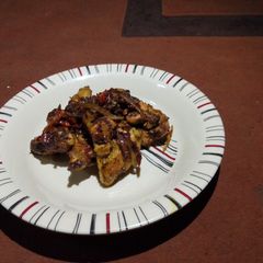 A picture of Spicy chicken parts.