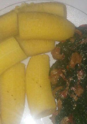 A picture of Plantain and soya chunks sauce.
