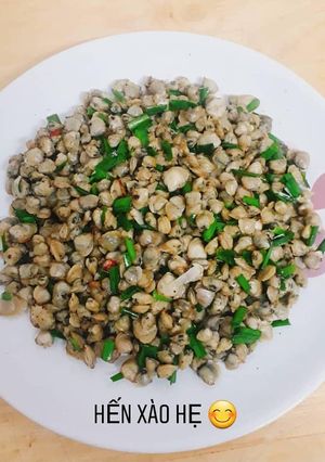 Hình của món Hến xào hẹ.