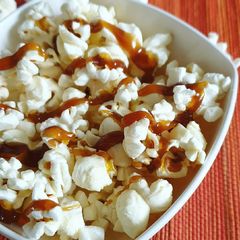 A picture of Caramel popcorns.