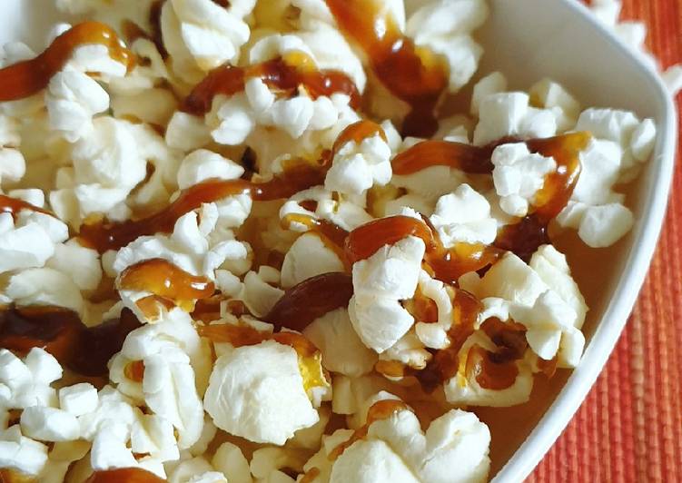 How to Make Super Quick Homemade Caramel popcorns