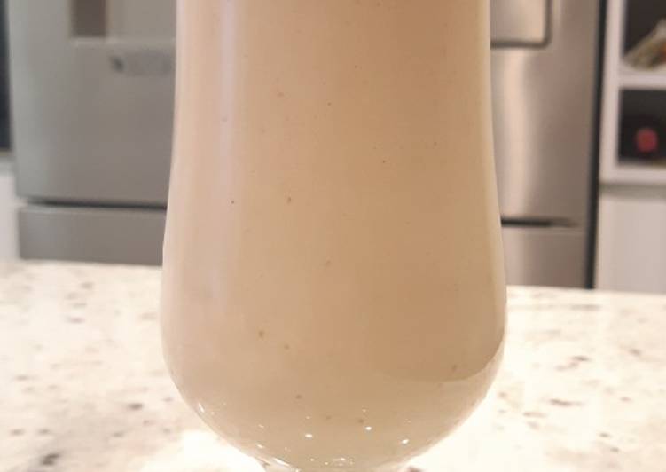 Batido de pera, plátano y galletas