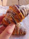 Croissants (v3) rellenos de crema de caramelo salado con chocolate negro