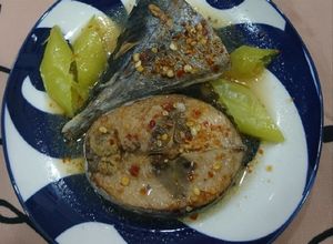 Hình của món Cá ngừ kho ớt xanh.