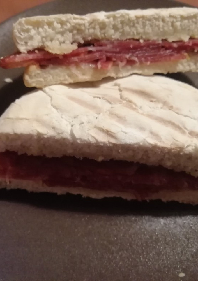 Una foto de Bocata de cabecero de lomo