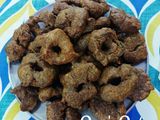 Kaali Masoor Vadas/Unhusked Red Lentil Vadas