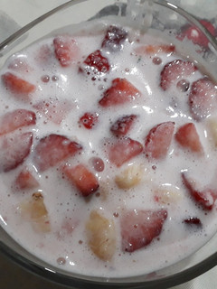 Una foto de Fresas con leche