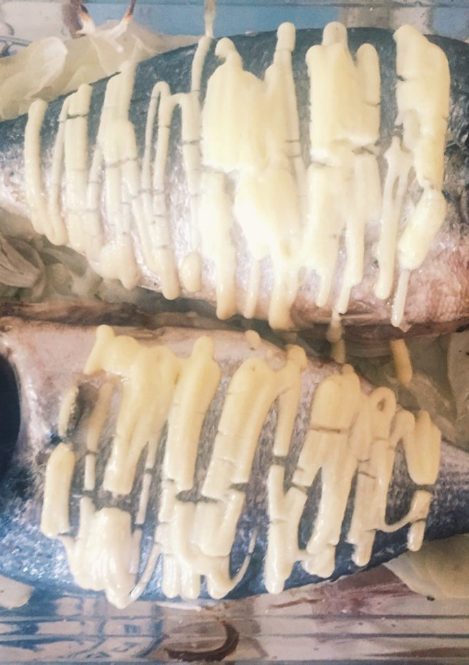 Una foto de Dorada al horno con mayonesa 🐟