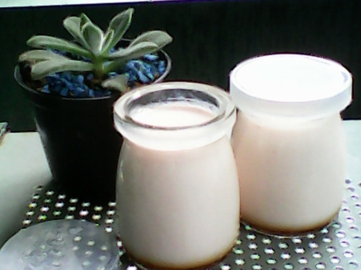 Resep Silky Pudding Caramel Strawberry yang Bisa Manjain Lidah