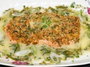 Una foto de salsa para pescado a la plancha