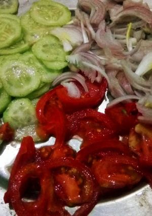 ताज़ा सलाद (Taza Salad recipe in hindi|) रेसिपी मुख्य फोटो