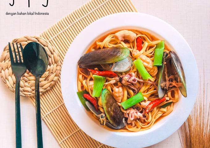 Jjampong | Mie Seafood Kuah Pedas Korea dengan Bahan Lokal Indonesia
