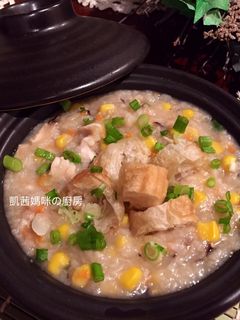 A picture of Chicken, Mushroom, and Corn Congee.