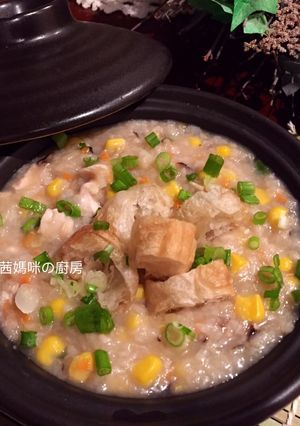 A picture of Chicken, Mushroom, and Corn Congee.