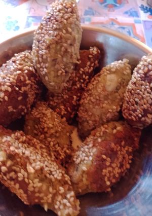 Una foto de Falafel de arvejas y porotos mung