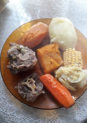 Una foto de Puchero de rabo de ternera