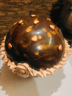 A picture of Pinata Cake.