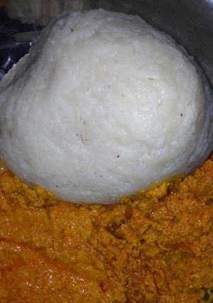 A picture of Egusi and tuwo.