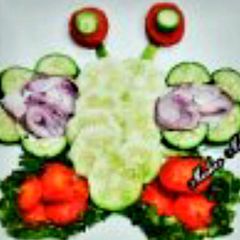 A picture of Salad platter.