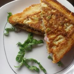 A picture of Toasted bread.