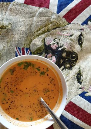 A picture of Spicy cream of tomato soup.