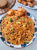 Mie Nyemek Telur Asin
