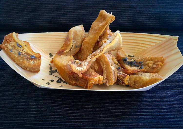 Oreja de cerdo en adobo y frita