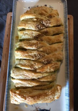 Une photo de Tresse feuilletée courgettes et saumon