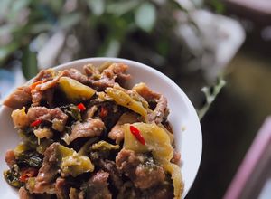 Hình của món Thịt kho dưa cải muối.