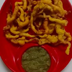 A picture of Maggi pakoda.