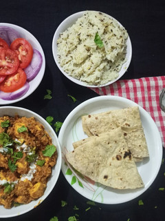 પનીર બટર મસાલા (Paneer Butter Masala Recipe in Gujarati) રેસીપી મુખ્ય ફોટો