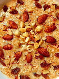 दूध वाली मीठी सेवई (Doodh Wali Meethi Sevai Recipe in Hindi) रेसिपी मुख्य फोटो