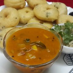 A picture of Sambar Vada.
