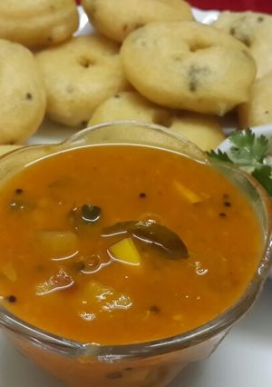 A picture of Sambar Vada.