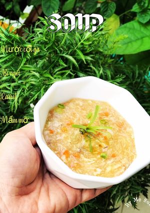 Hình của món Soup nước cốt gà bí ngòi carrot nấm mỡ.