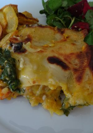 Foto de Lasanha de Bacalhau e Camarão com Alho Francês, Cenoura e Espinafres