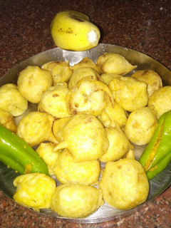 પાકા કેળા ના ભજીયા (Ripe Banana Bhajiya Recipe In Gujarati) રેસીપી મુખ્ય ફોટો