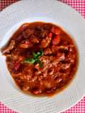 Carne con salsa de ketchup
