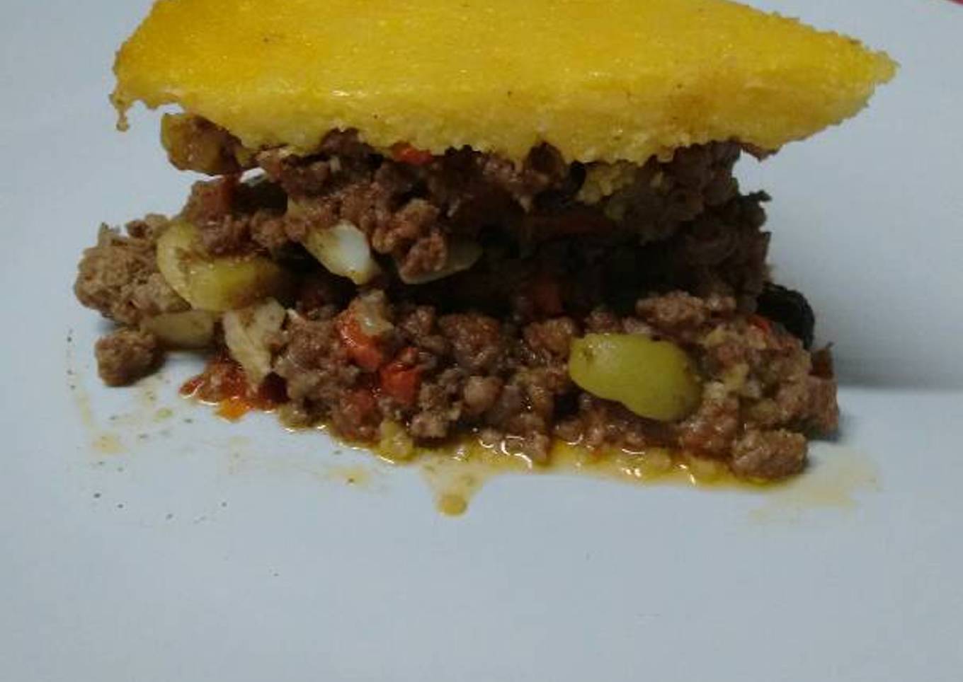 Pastel de polenta con carne picada, fácil, economico y sustancioso